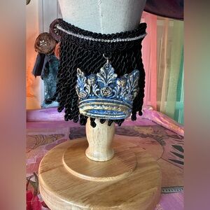 Elegant Black and Blue Crown Pendant Necklace